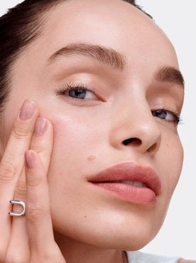 Vit C And Niacinamide Article Banner 2
