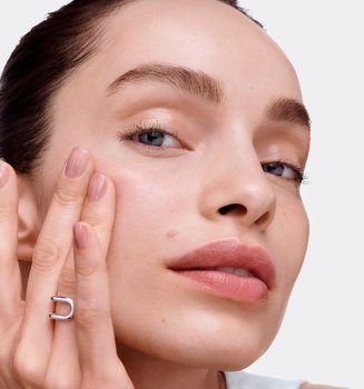 Vit C And Niacinamide Article Banner 2