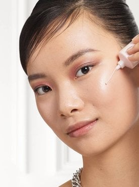 Article Natural Glowy Makeup