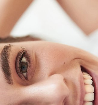 Get The Naturally Glowing Nomakeup Look Hero