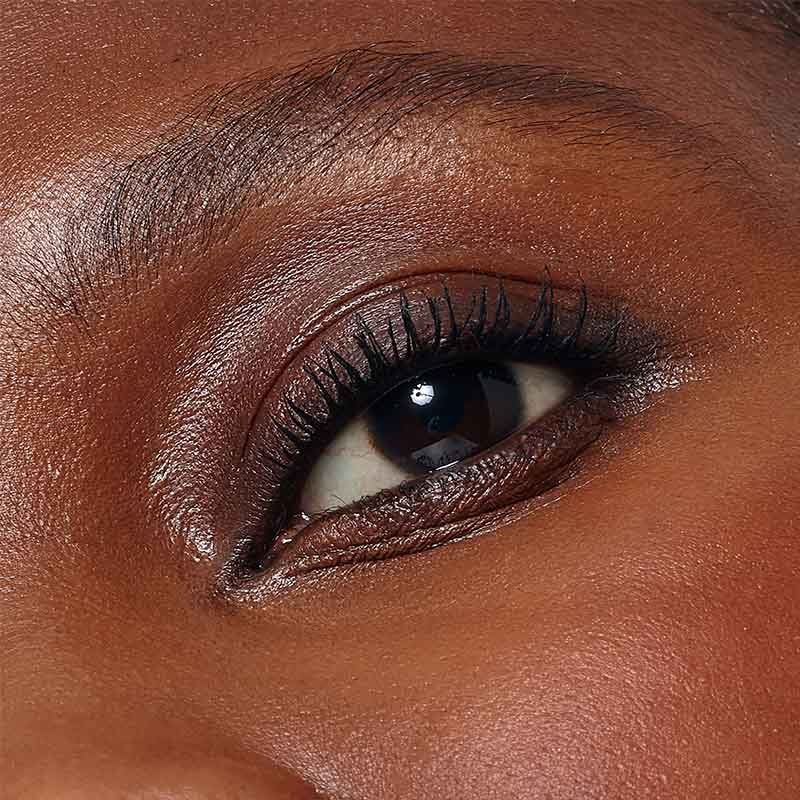 Loreal Paris Telescopic BlackMascara  01ModelCloseup