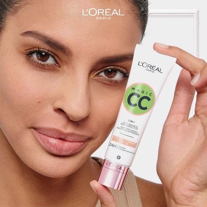 1383099360052375254620230113digitalfacebbcreamproductinhandATF06cccreamnadmiimagenanocta